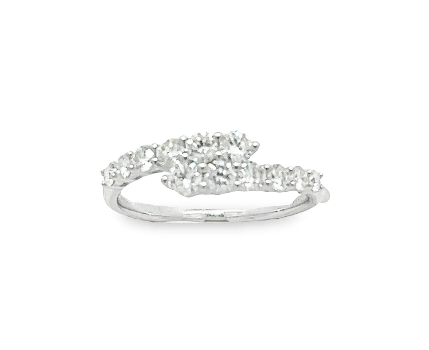 Granduated Round Diamond Bypass Band